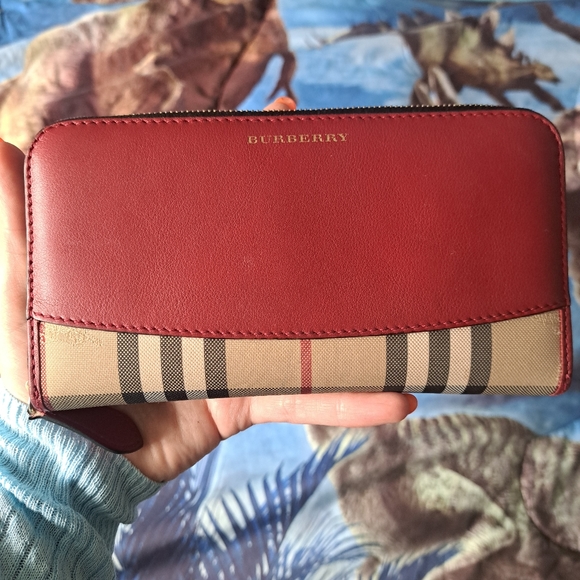 Burberry Handbags - Burberry wallet